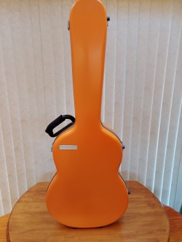 La Defense HIGHTECH Classical Guitar Case product illustration
